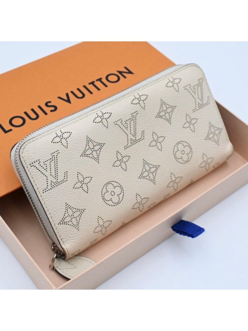 Louis Vuitton Monogram Mahina Zippy Wallet Ivoire
